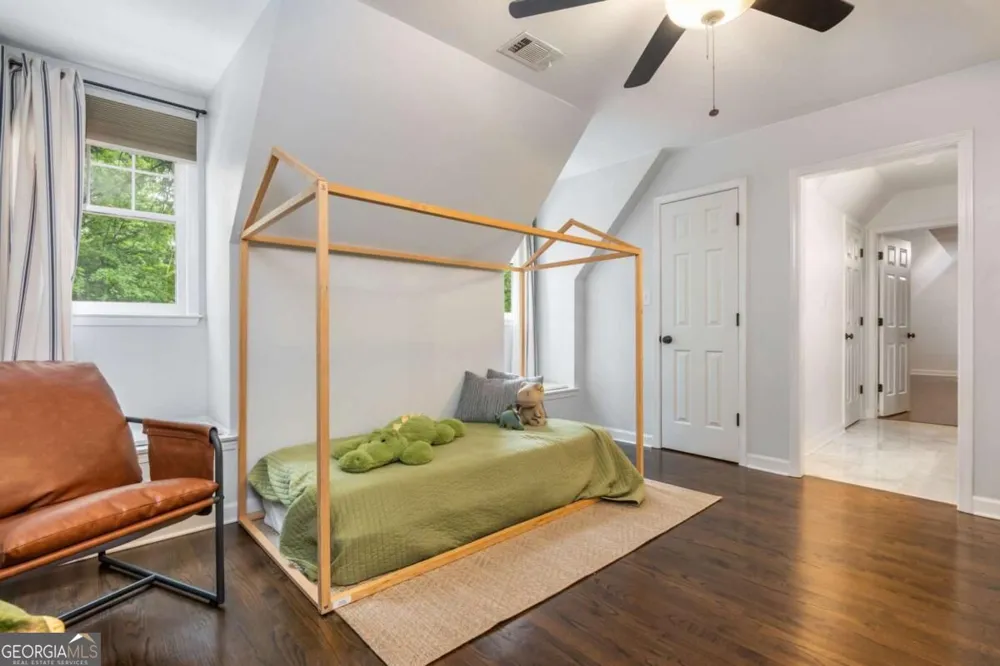 1250 Northcliff TRCE Roswell, GA 30076
