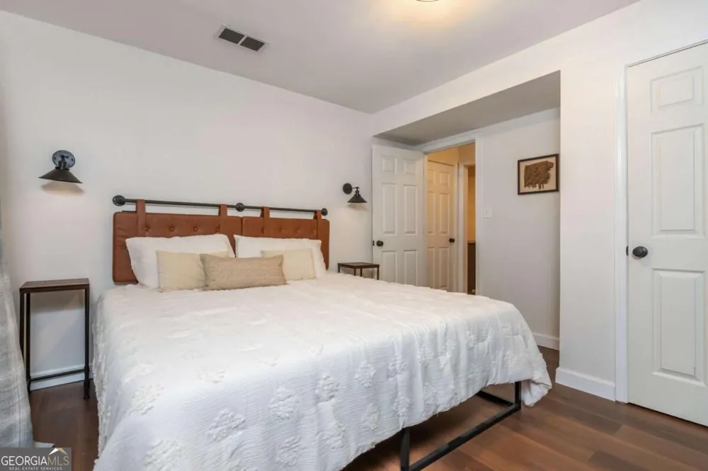 1250 Northcliff TRCE Roswell, GA 30076