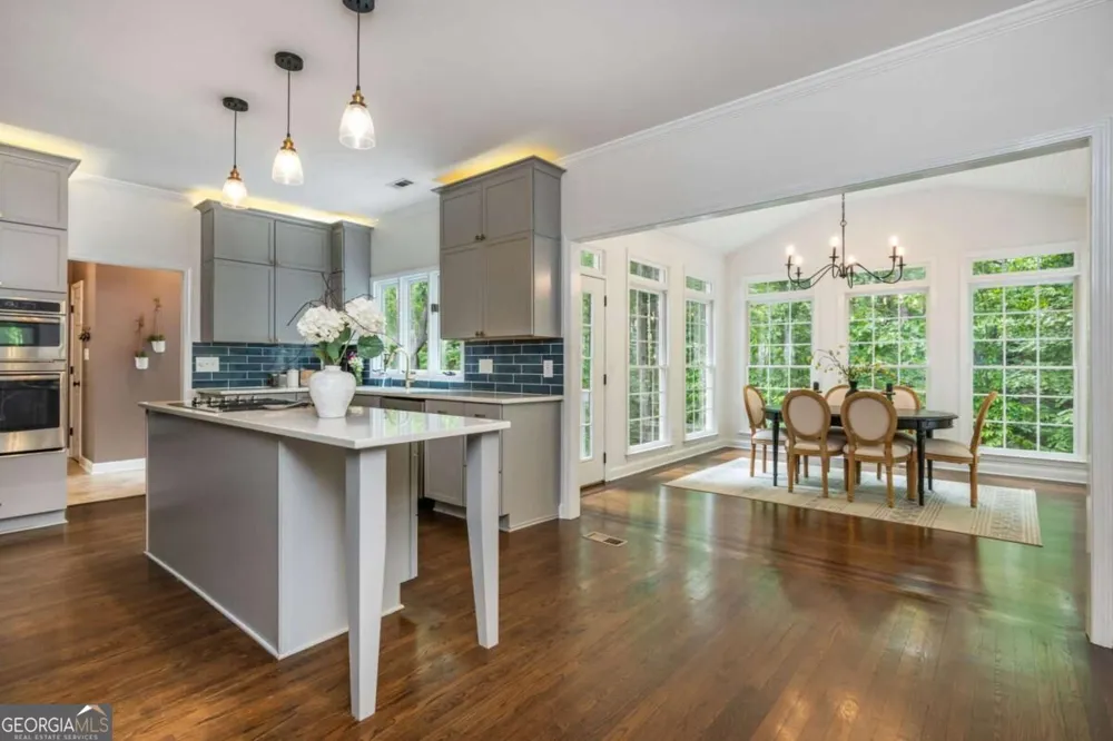 1250 Northcliff TRCE Roswell, GA 30076