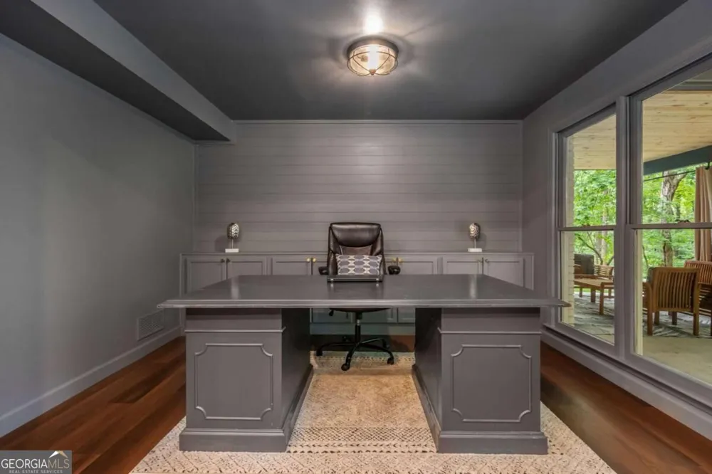 1250 Northcliff TRCE Roswell, GA 30076