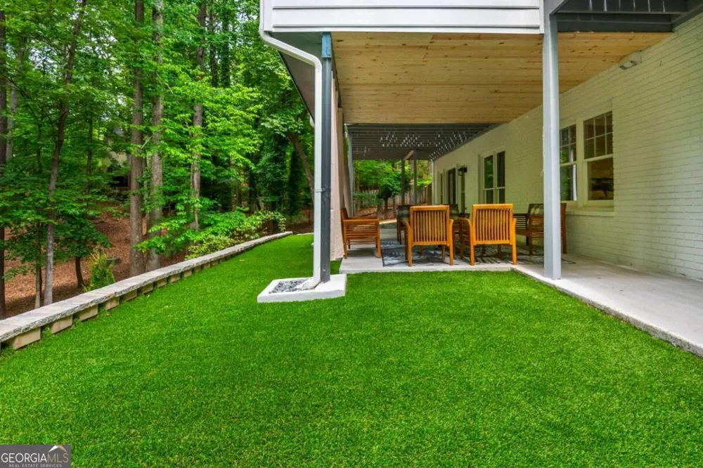 1250 Northcliff TRCE Roswell, GA 30076