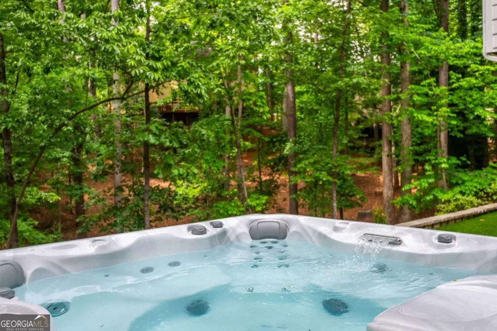 1250 Northcliff TRCE Roswell, GA 30076