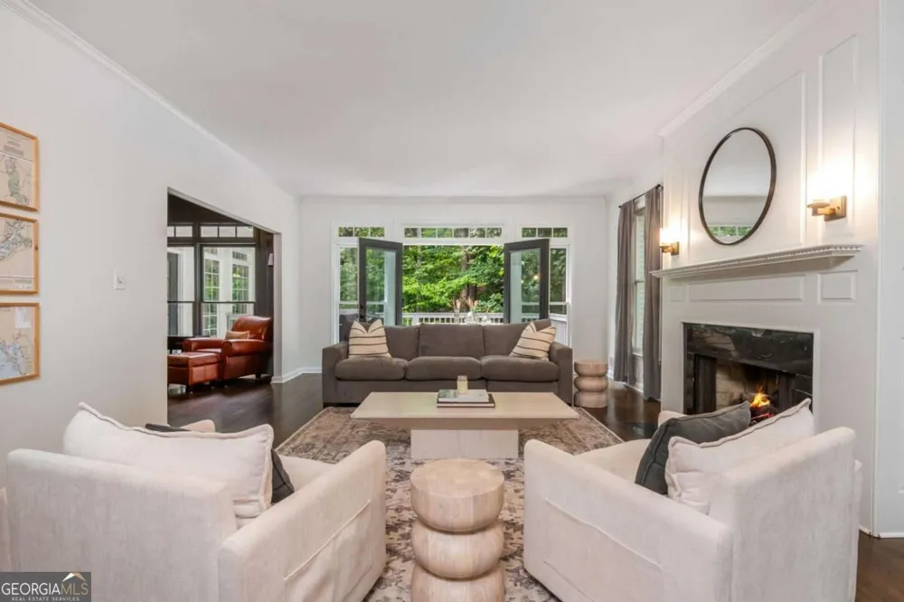 1250 Northcliff TRCE Roswell, GA 30076