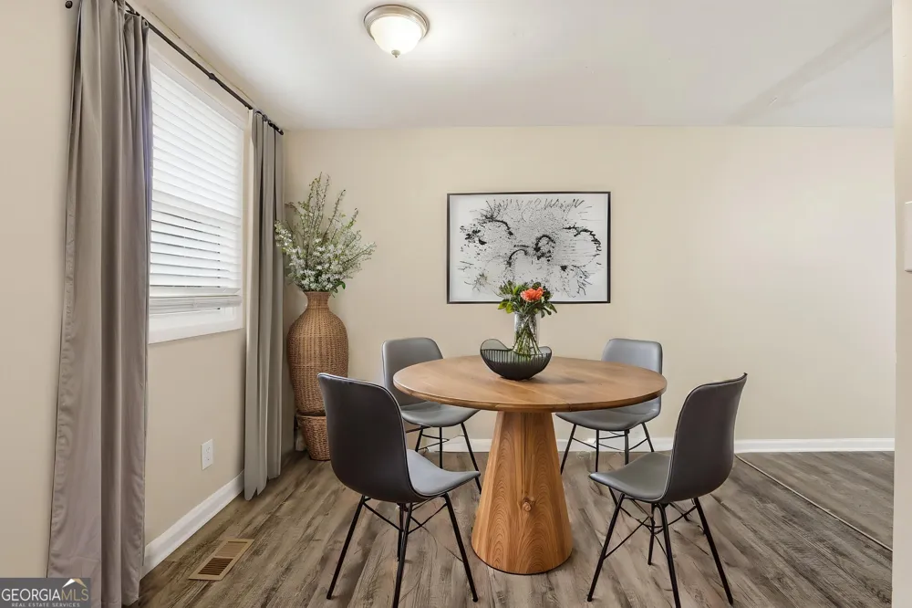815 Bonneville TER NW Atlanta, GA 30331