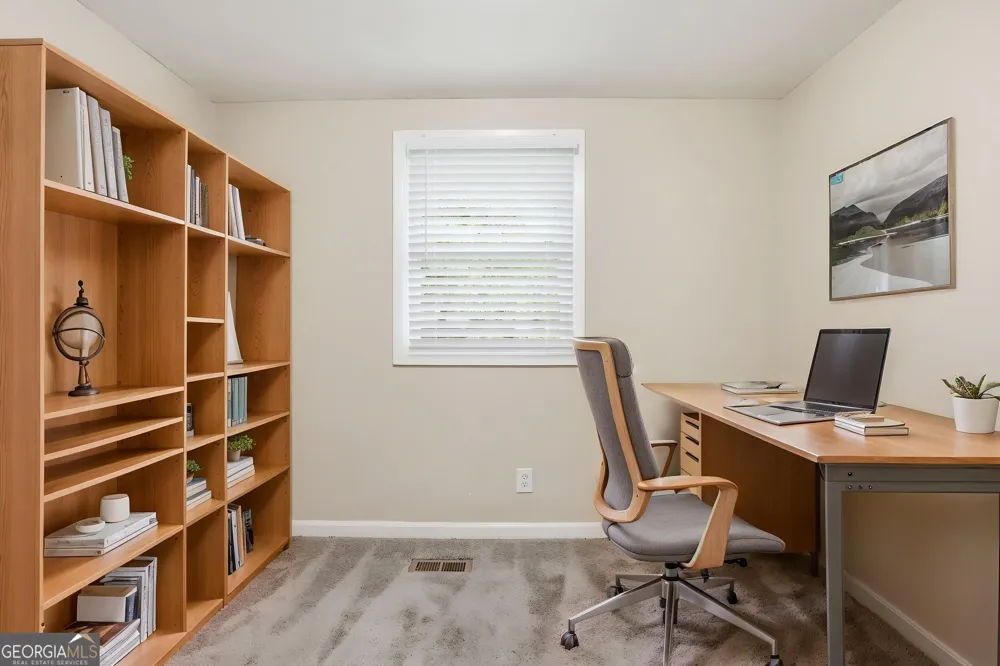 815 Bonneville TER NW Atlanta, GA 30331