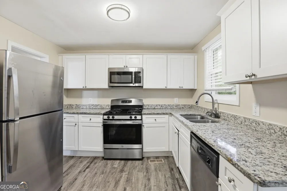 815 Bonneville TER NW Atlanta, GA 30331