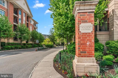 354 CARSON TERRACE