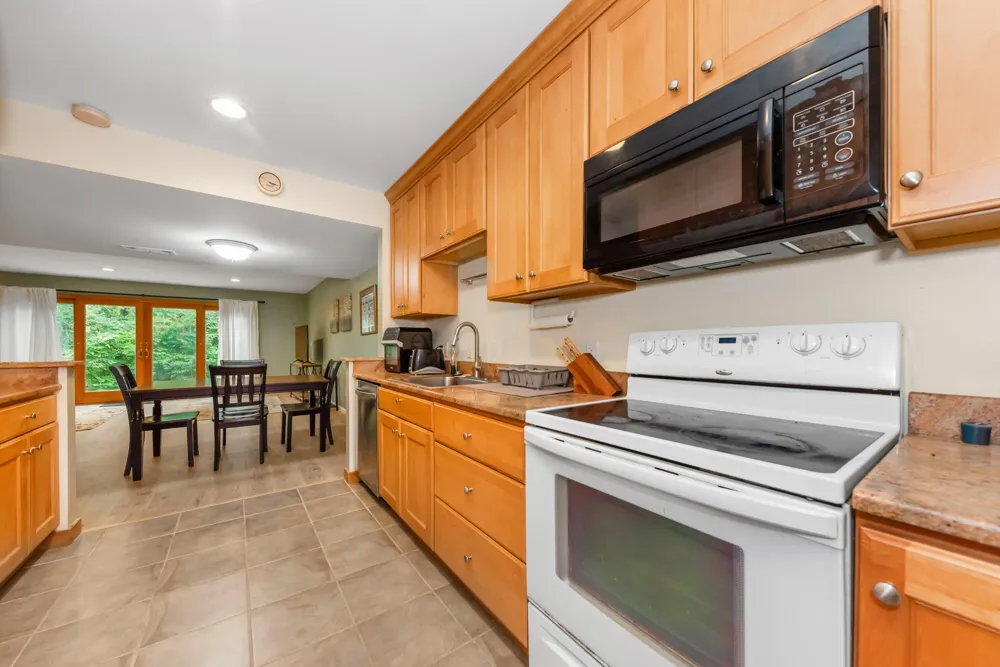 605 Watersedge Drive Ann Arbor, MI 48105