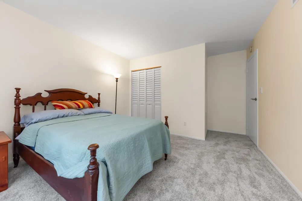 605 Watersedge Drive Ann Arbor, MI 48105