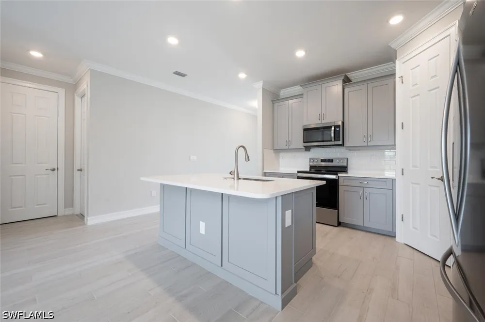 SANIBEL SANDS STREET Bonita Springs, FL 34135