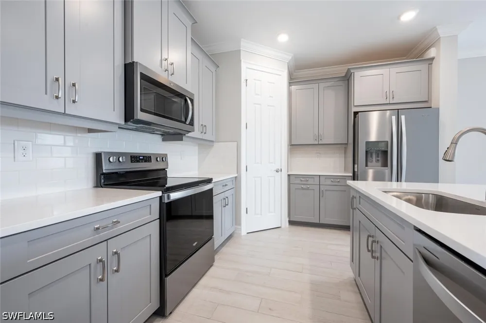 SANIBEL SANDS STREET Bonita Springs, FL 34135