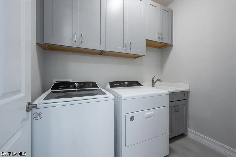 SANIBEL SANDS STREET Bonita Springs, FL 34135