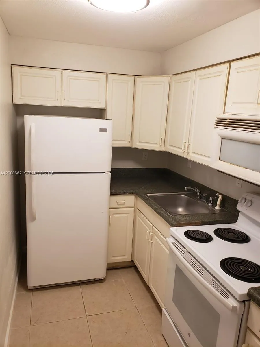 640 SW 9th Court #02 Pompano Beach, FL 33060