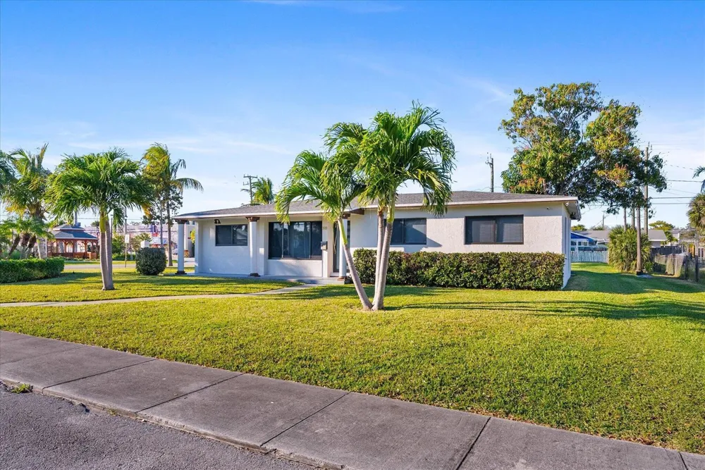 651 Foresteria Drive Lake Park, FL 33403