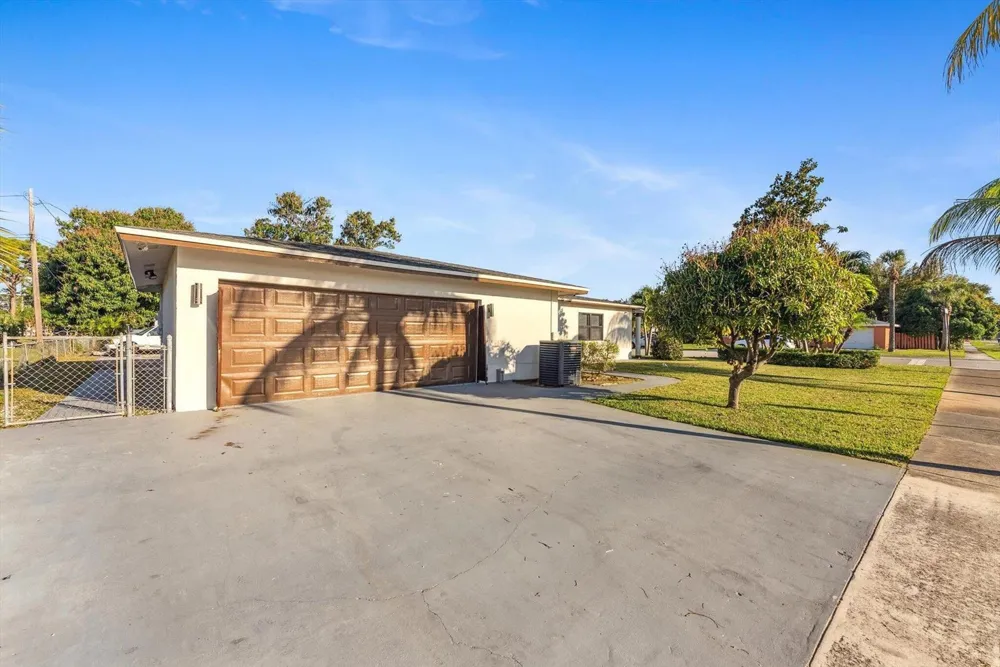 651 Foresteria Drive Lake Park, FL 33403
