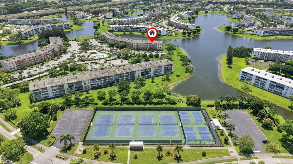2035 NEWCASTLE B Boca Raton, FL 33434