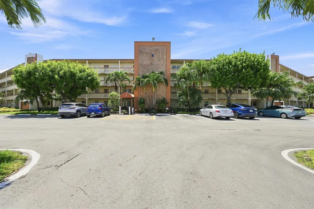 2035 NEWCASTLE B Boca Raton, FL 33434