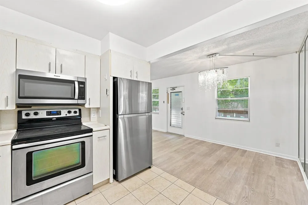 2035 NEWCASTLE B Boca Raton, FL 33434