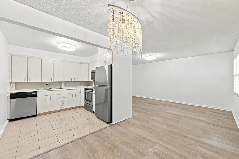 2035 NEWCASTLE B Boca Raton, FL 33434