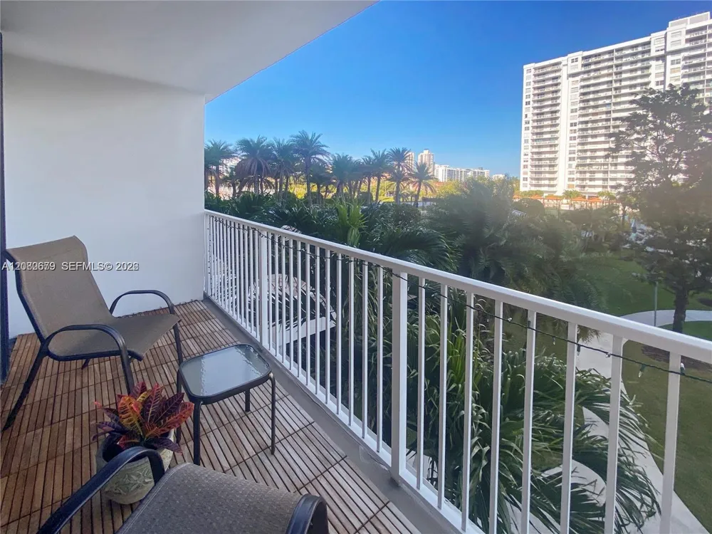 2801 NE 183rd St #310W Aventura, FL 33160