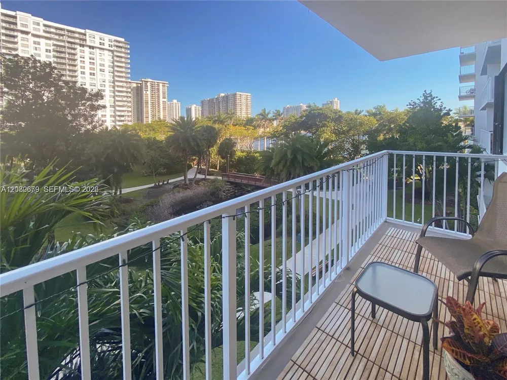 2801 NE 183rd St #310W Aventura, FL 33160