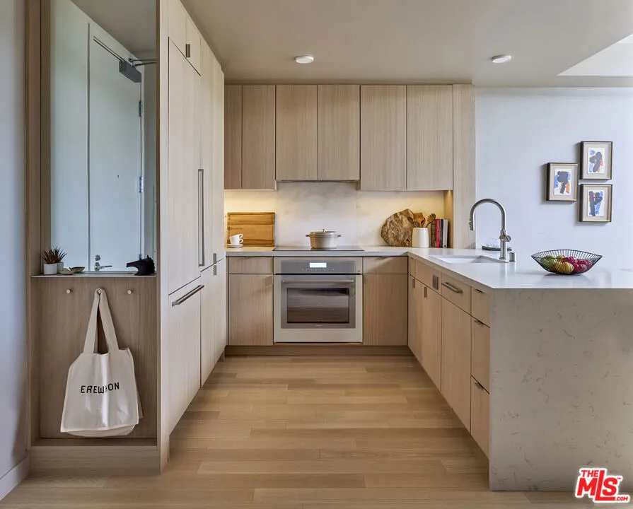 700 Broadway #560 Santa Monica, CA 90401