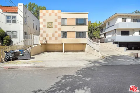 1427 Martel Avenue #6