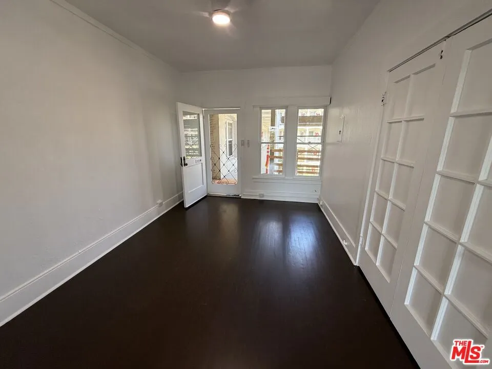 4125 S Figueroa Street #302 Los Angeles, CA 90037