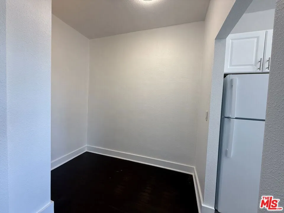 4125 S Figueroa Street #302 Los Angeles, CA 90037
