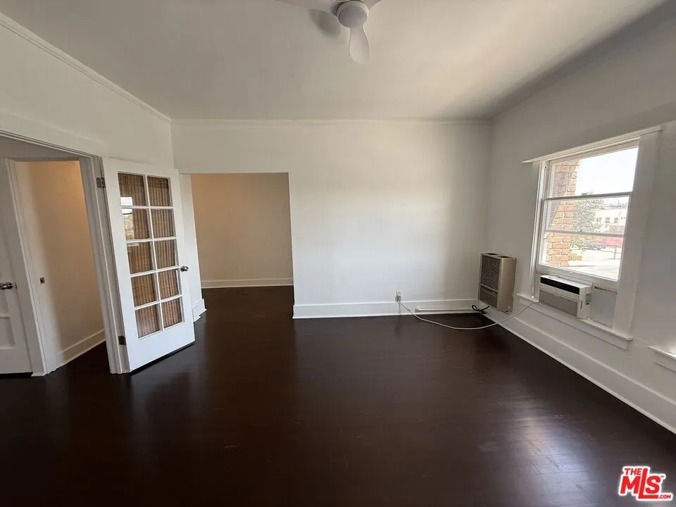 4125 S Figueroa Street #302 Los Angeles, CA 90037