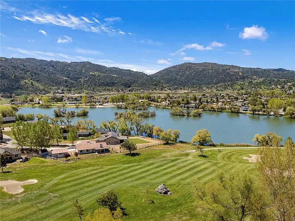 26201 Hazelwood Court Bear Valley Springs, CA 93561