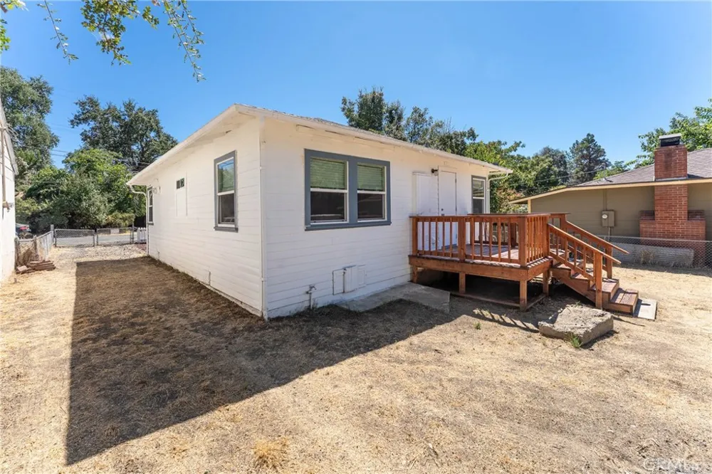 6454 11th Lucerne, CA 95458