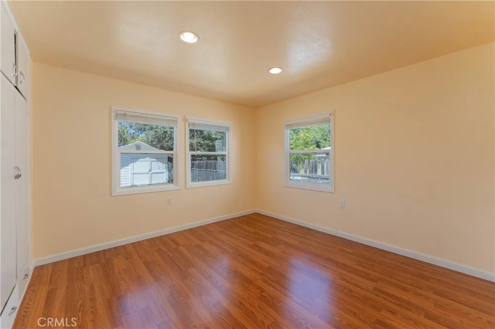 6454 11th Lucerne, CA 95458