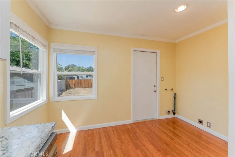 6454 11th Lucerne, CA 95458