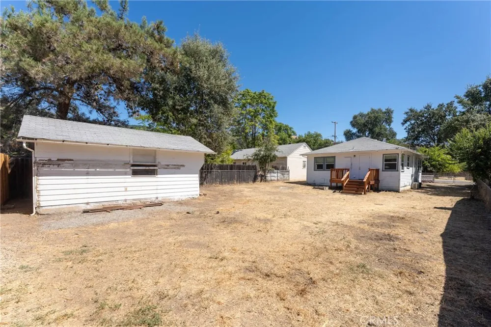 6454 11th Lucerne, CA 95458