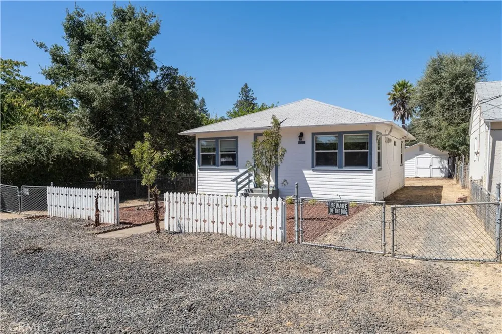 6454 11th Lucerne, CA 95458