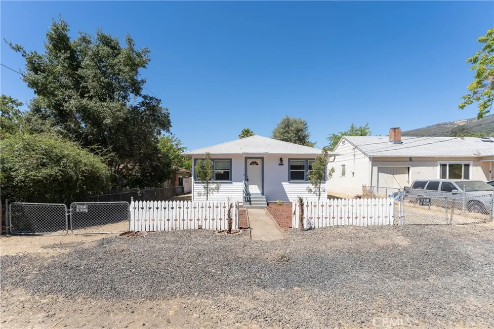 6454 11th Lucerne, CA 95458