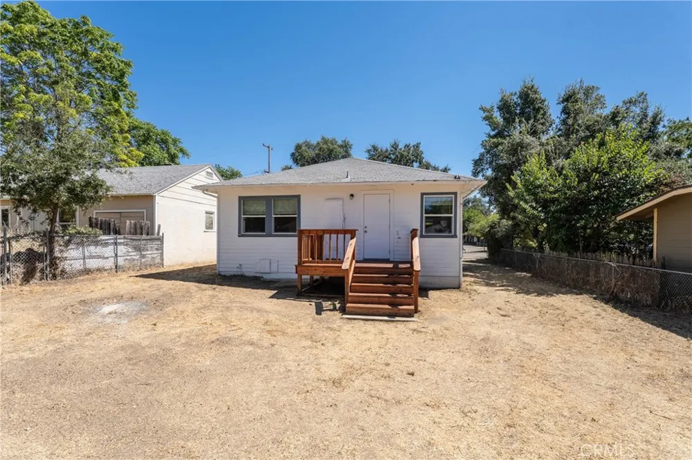 6454 11th Lucerne, CA 95458