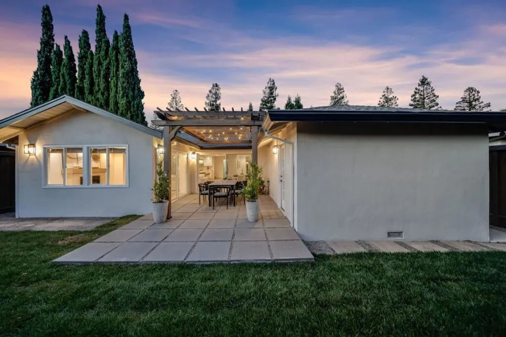 1218 Sanchez Way Redwood City, CA 94061