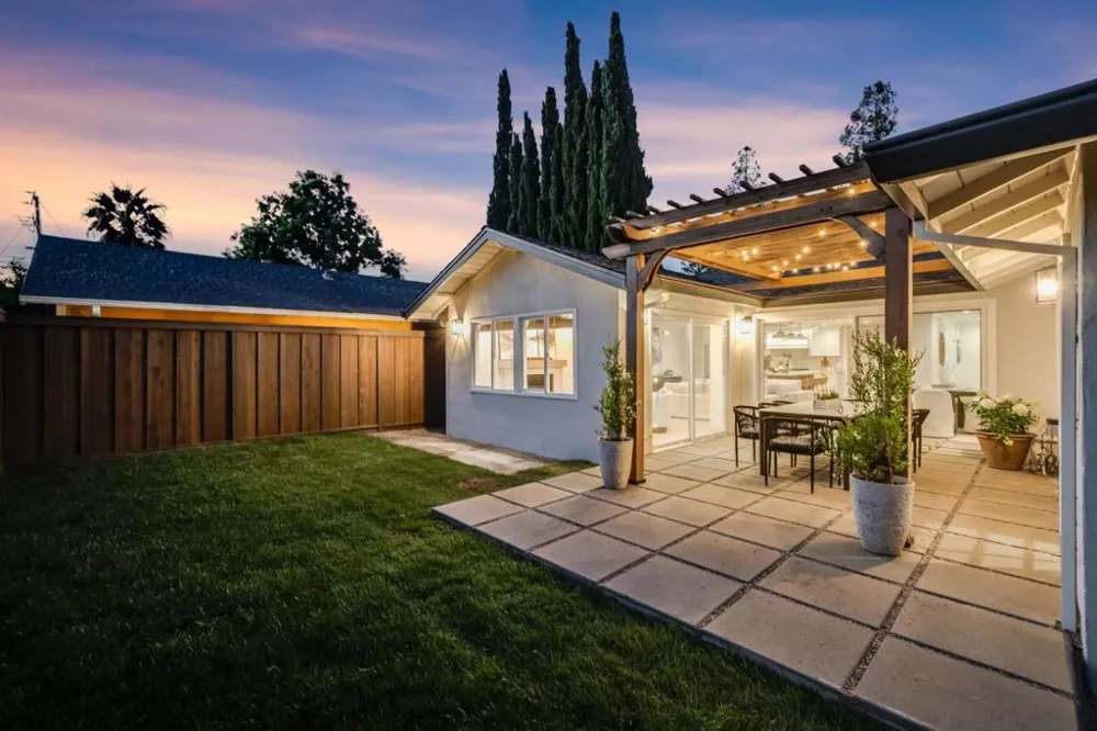 1218 Sanchez Way Redwood City, CA 94061