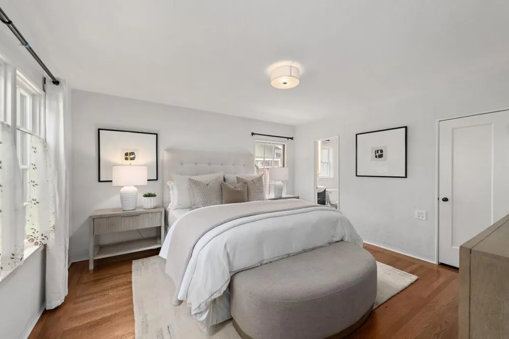 887 Harvard Avenue Menlo Park, CA 94025