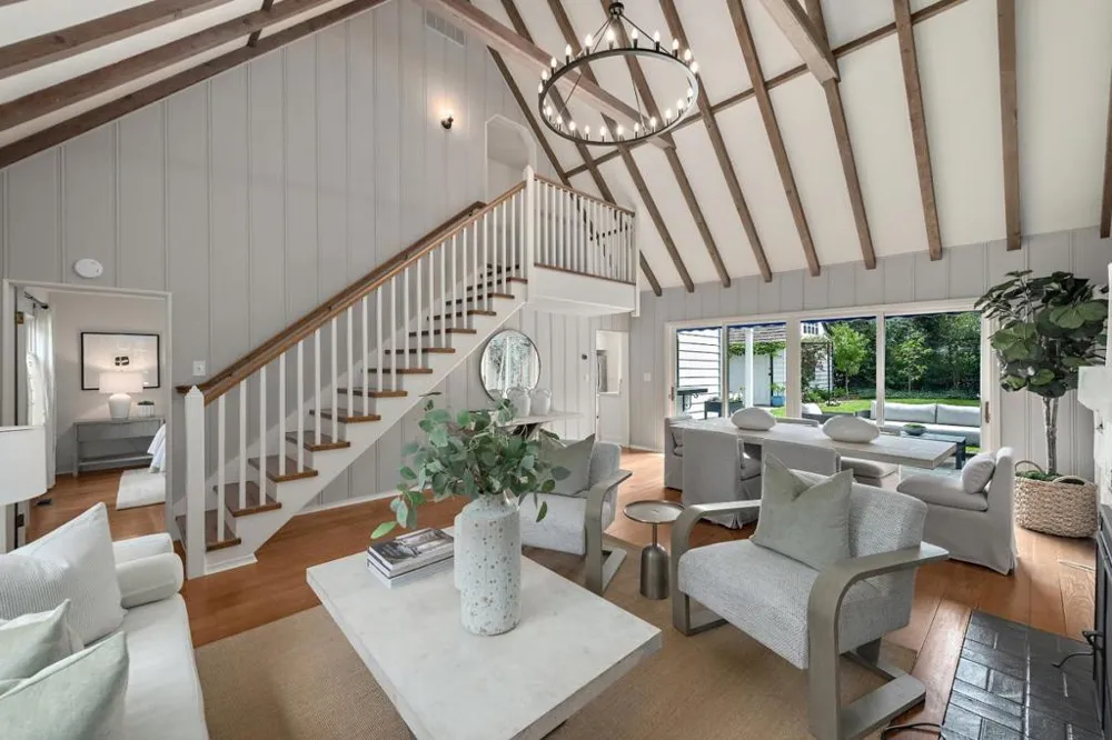 887 Harvard Avenue Menlo Park, CA 94025