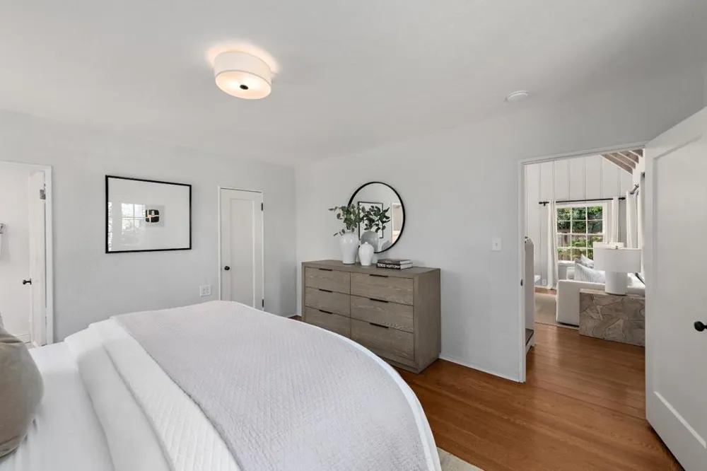 887 Harvard Avenue Menlo Park, CA 94025
