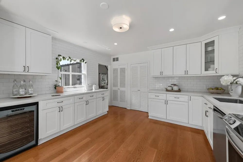 887 Harvard Avenue Menlo Park, CA 94025