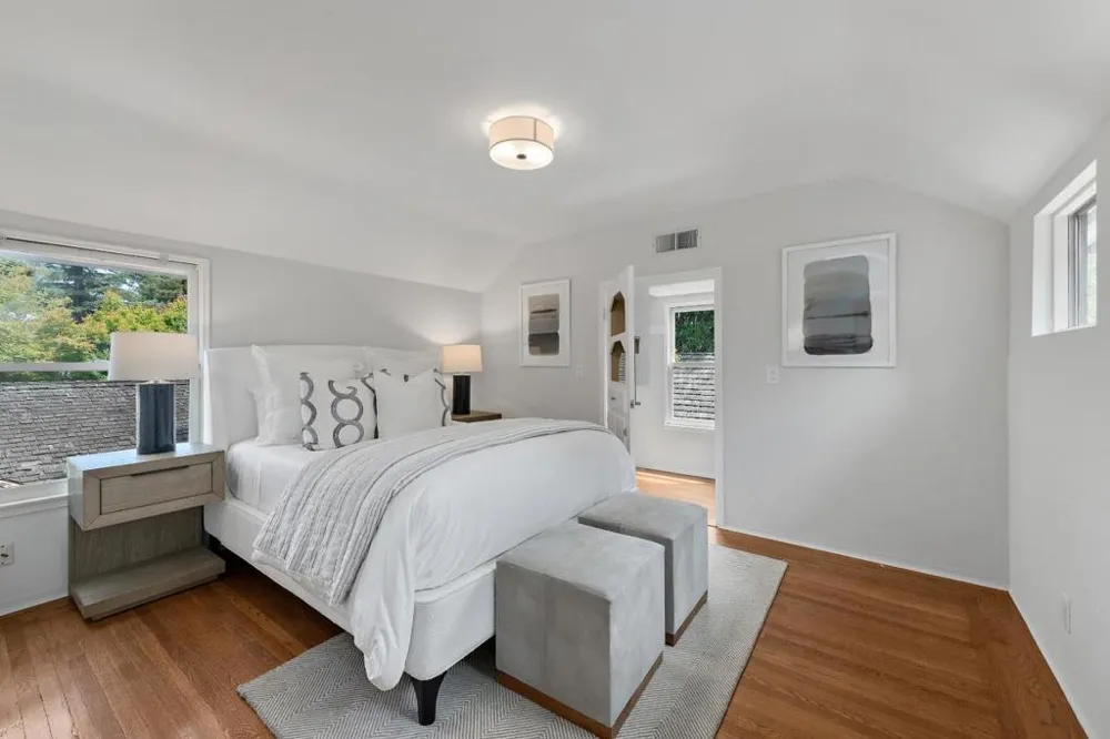 887 Harvard Avenue Menlo Park, CA 94025