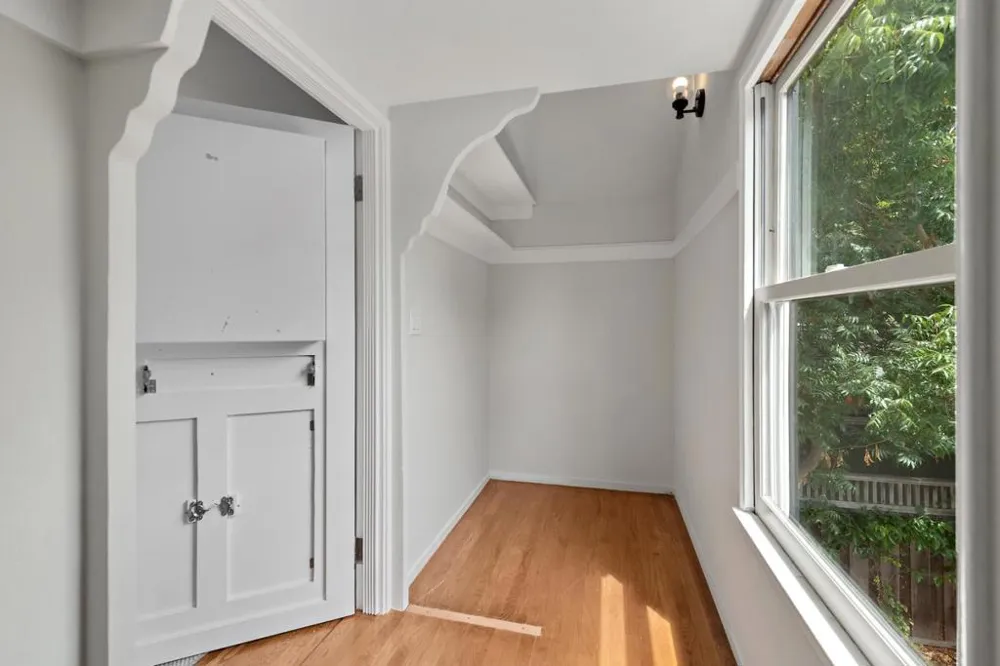 887 Harvard Avenue Menlo Park, CA 94025