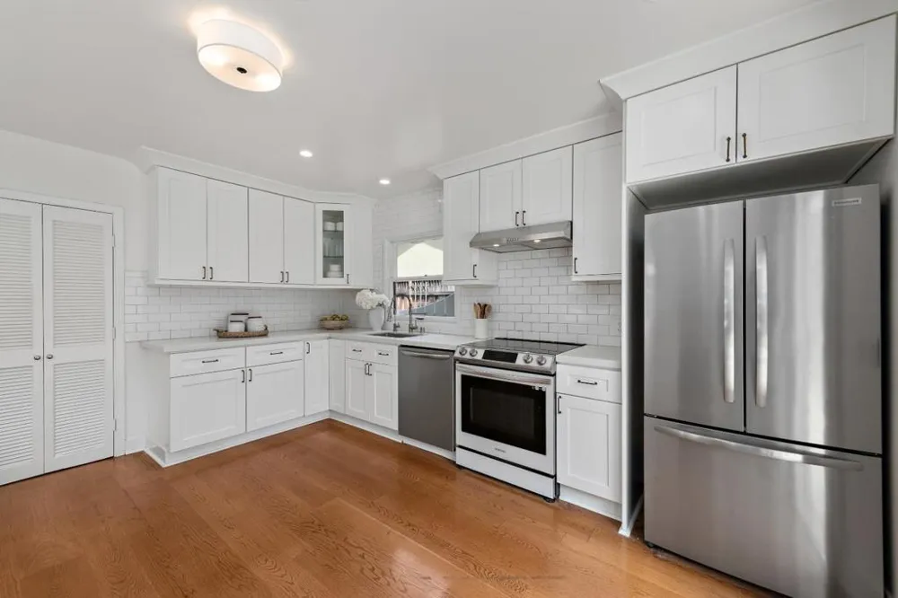 887 Harvard Avenue Menlo Park, CA 94025
