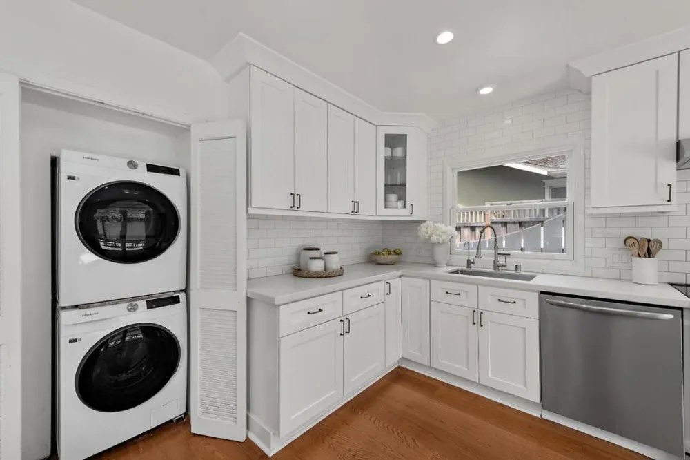 887 Harvard Avenue Menlo Park, CA 94025