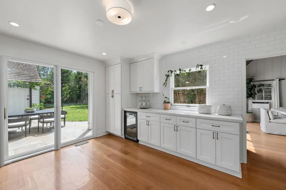 887 Harvard Avenue Menlo Park, CA 94025