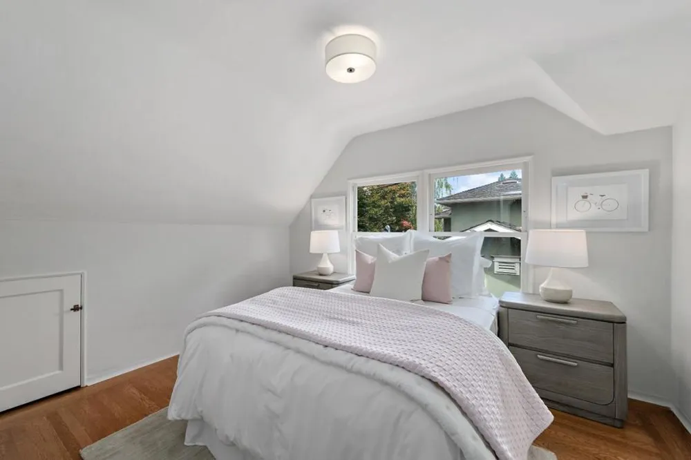 887 Harvard Avenue Menlo Park, CA 94025